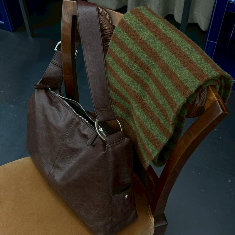 Signature StarRing Bag Brown